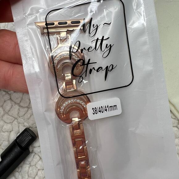 My Pretty Strap Rose Gold Apple Watch Band - Picture 2 of 5